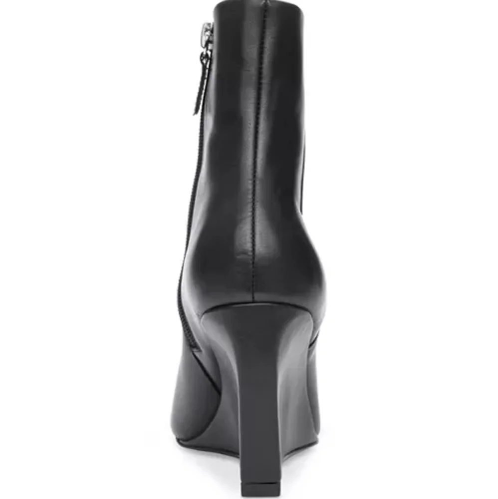 SANCTUARY Women's Pacer Pointed Toe Wedge Booties. Size 10. Color Black. - Picture 4 of 12